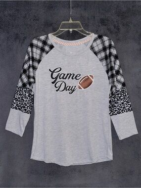 NWT Magical Season Heather Gray 'Game Day' Raglan Long Sleeve Tee Size Small